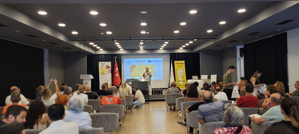 PSLifetsyle İzmir ekibi olarak 18 Eylül’de Avrupa Hareketlilik Haftası Kapsamında, Bornova Belediyesi tarafından Uğur Mumcu Kültür Merkezi'nde gerçekleştirilen “Karbon Ayak İzi Ölçüm Atölyesi”ndeydik.